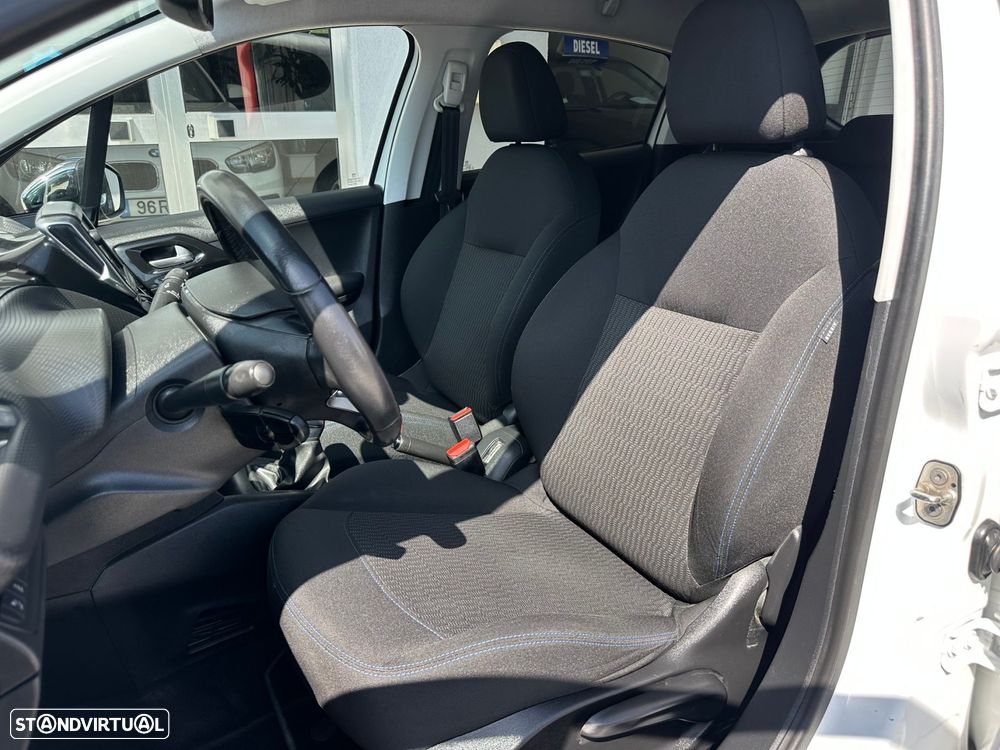 Peugeot 208 1.6 BlueHDi Style - 13