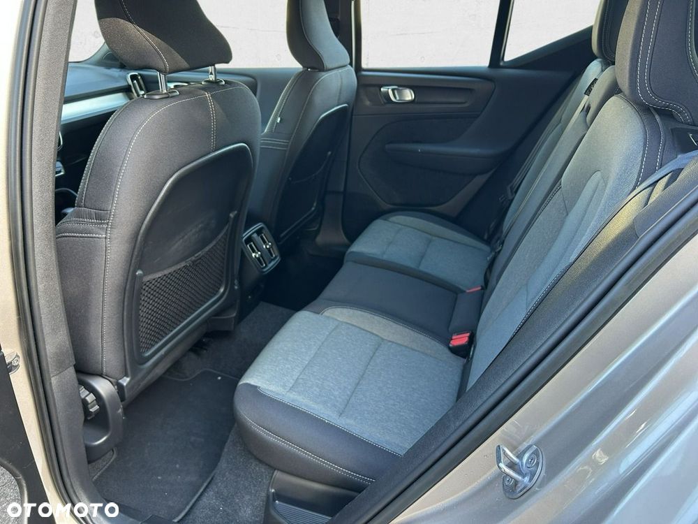 Volvo XC 40 - 22