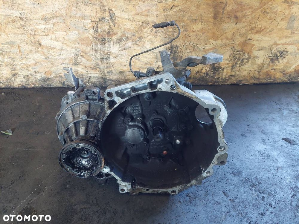 SKRZYNIA BIEGÓW AUDI A3 8P 2.0 FSI MANUAL 6 BIEGÓW GLB ID: 238064 - 1