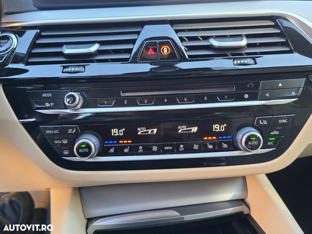 BMW Seria 5 530d xDrive Aut. Luxury Line - 15