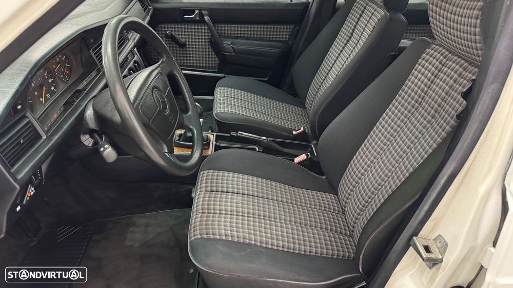 Mercedes-Benz A 190 - 22