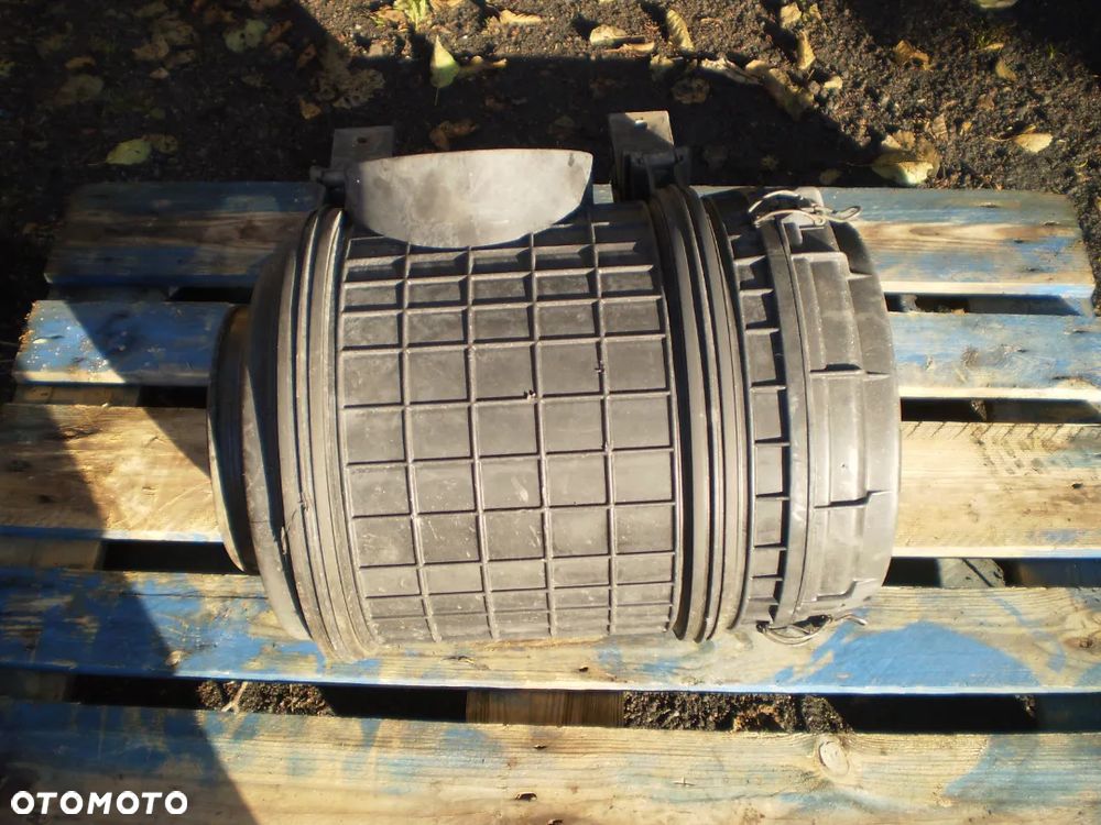 obudowa filtra powietrza RENAULT premium 460 DXI