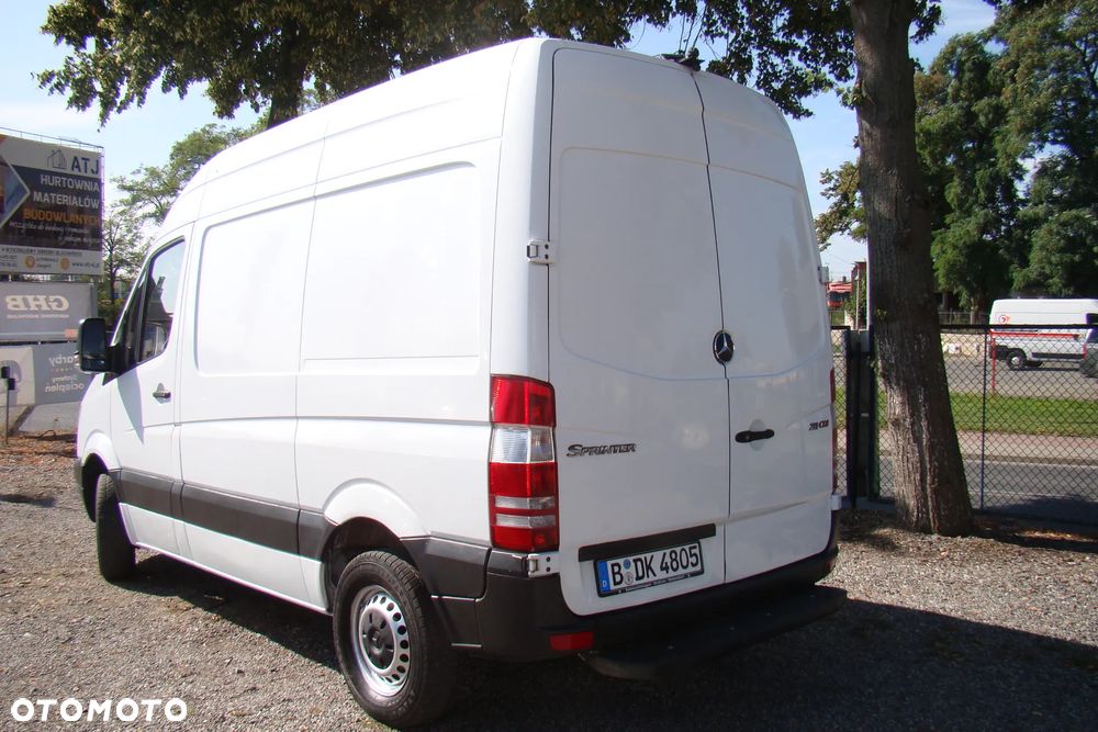Mercedes-Benz Sprinter - 3
