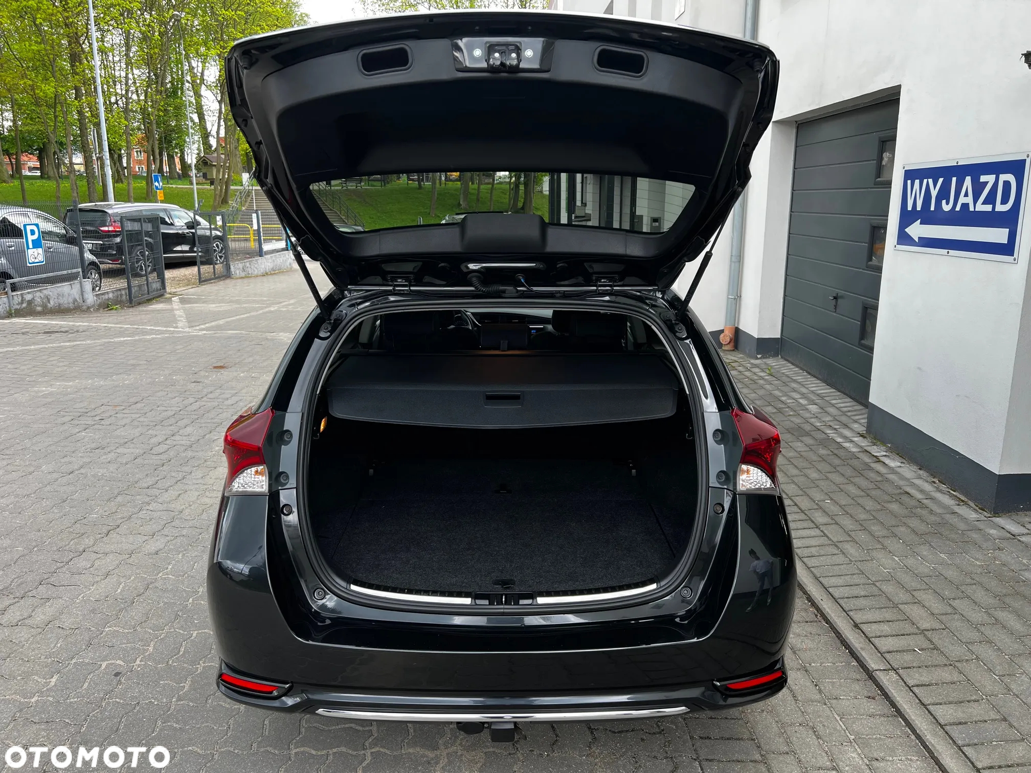 Toyota Auris 1.8 VVT-i Hybrid Automatik Touring Sports Edition S+ - 11