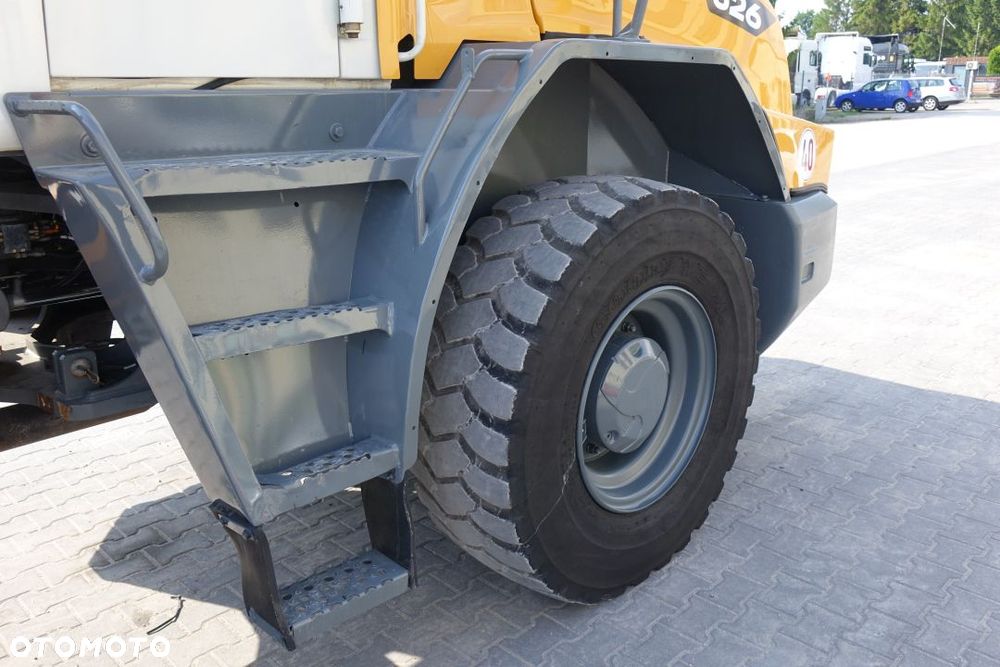 Liebherr L526 / ŁADOWARKA / 16 000 KG / SZYBKOZŁĄCZE / NOWE OPONY PRZÓD - 16
