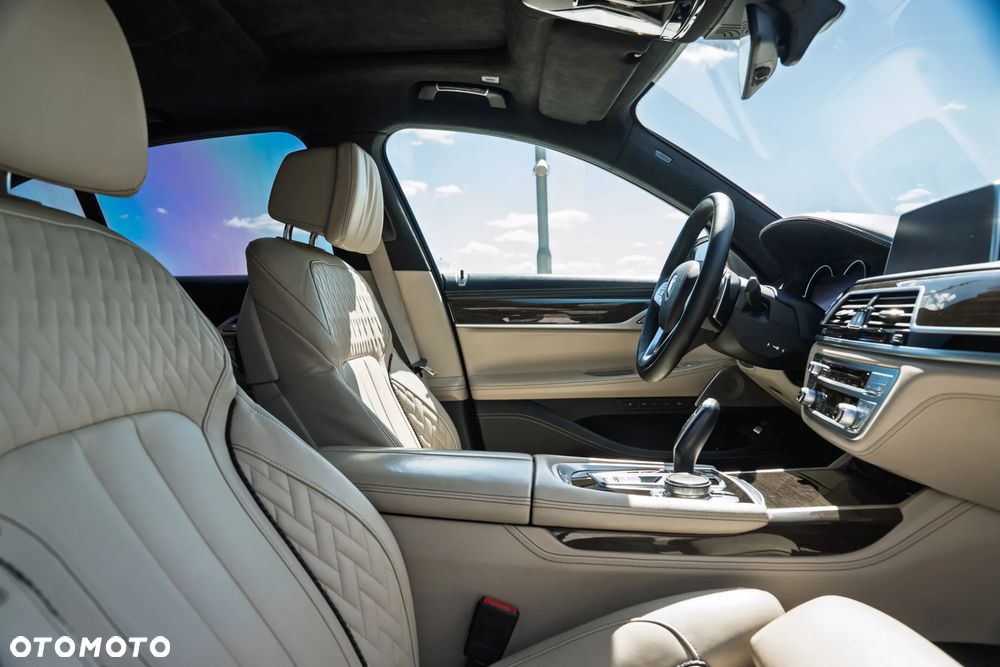 BMW Seria 7 730d sport - 22