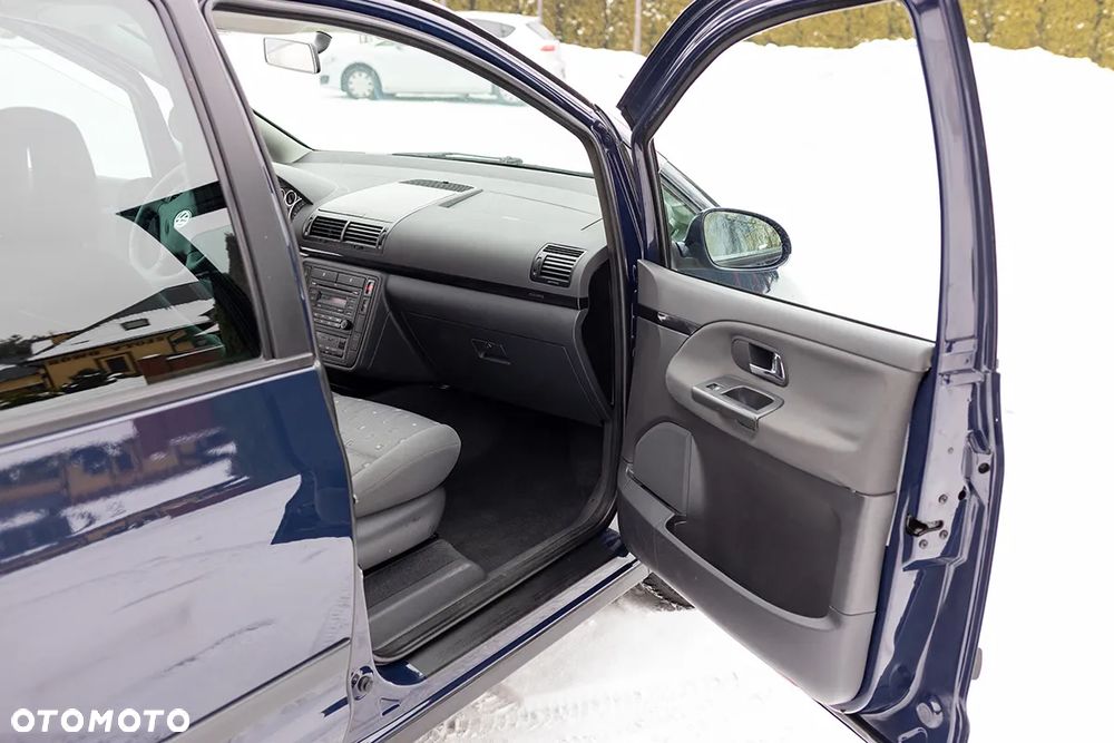 Volkswagen Sharan 1.8 5V Turbo Comfortline - 23