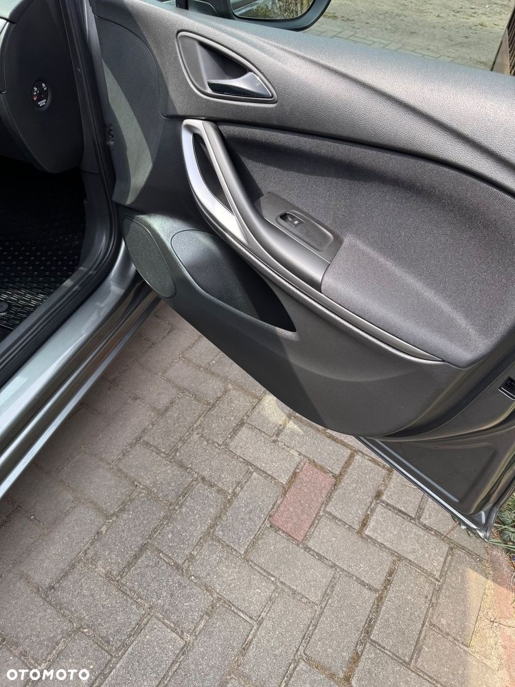 Opel Astra 1.4 T GPF Enjoy S&S - 25