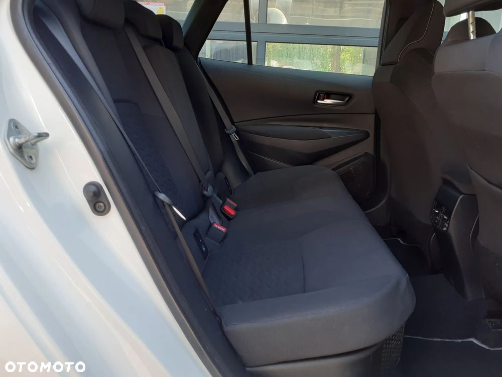 Toyota Corolla - 32