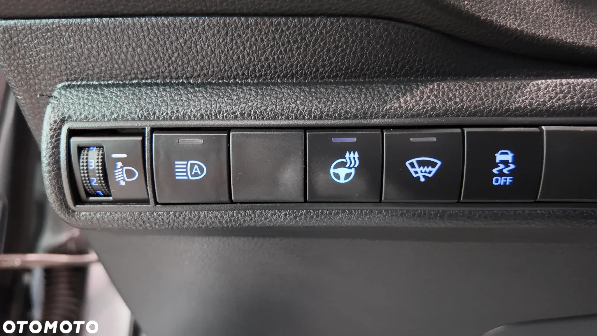 Toyota Corolla 1.8 Hybrid Active - 25