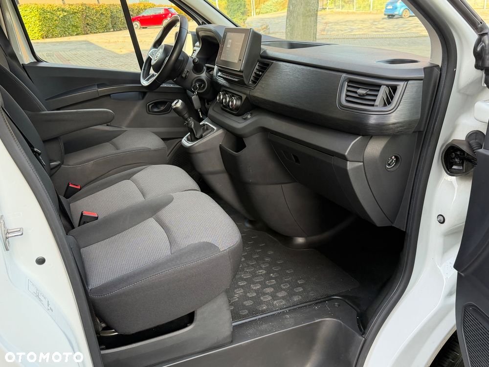 Nissan NV300 - 35