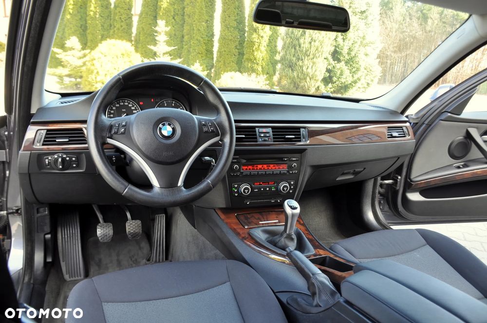 BMW Seria 3 - 37