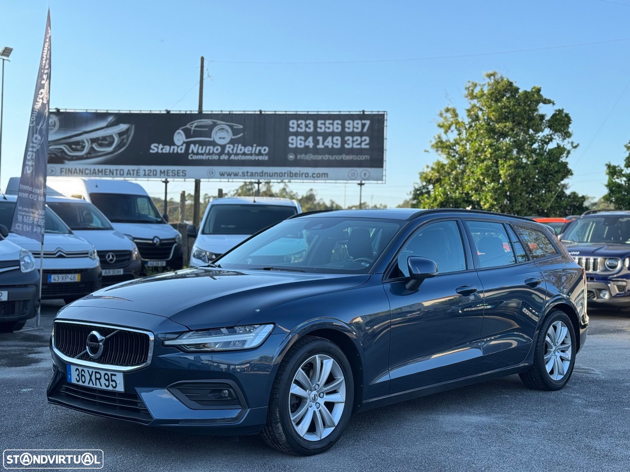 Volvo V60 2.0 D3 Momentum Geartronic - 1