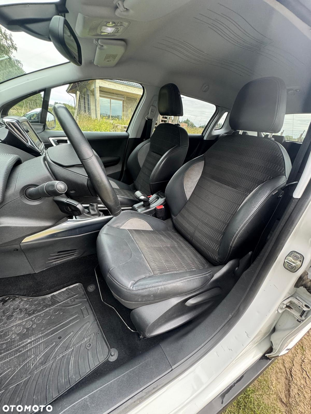Peugeot 2008 e-HDi FAP 115 STOP & START Allure - 12