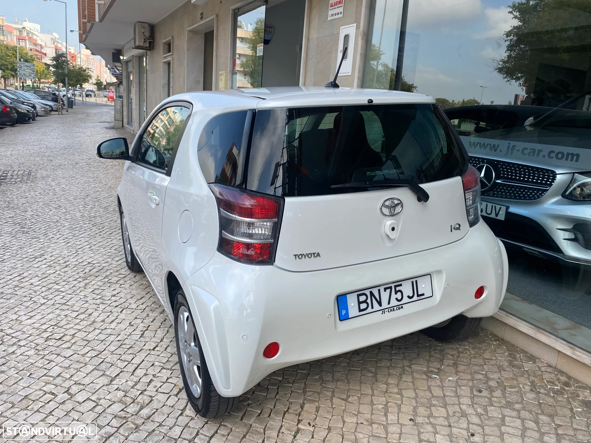 Toyota iQ 1.0 VVT-i - 8