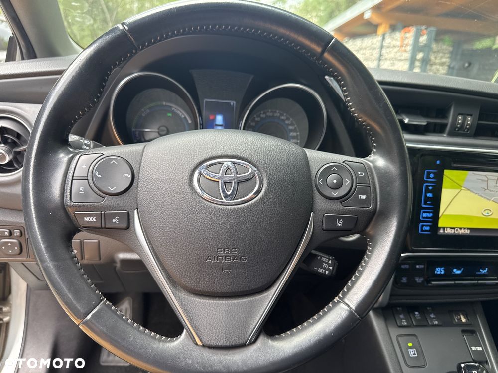 Toyota Auris Hybrid 135 Selection - 19