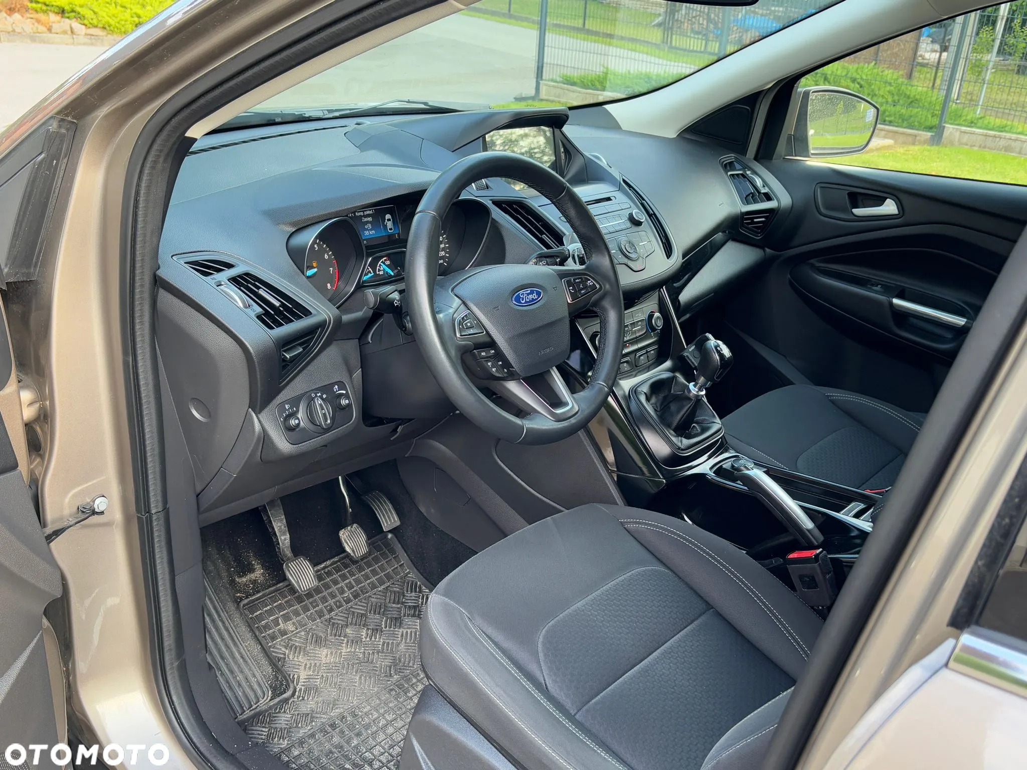 Ford Kuga 1.5 EcoBoost 2x4 Titanium - 15