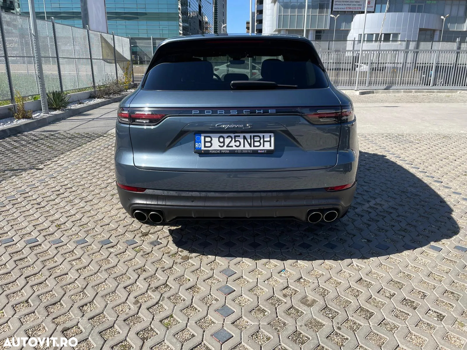 Porsche Cayenne S - 4