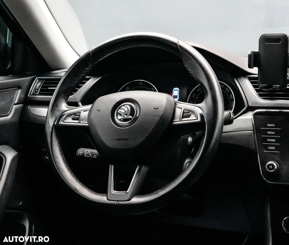 Skoda Superb 2.0 TDI DSG Style - 18