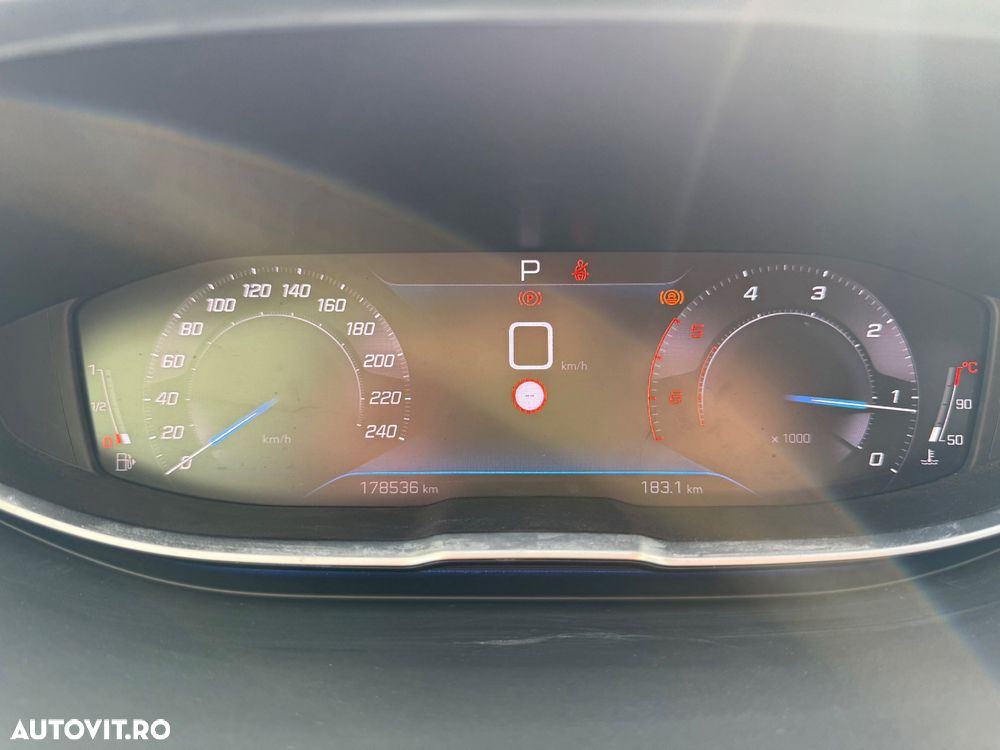 Peugeot 3008 BlueHDi 130 Stop & Start EAT8 Active Business-Paket - 27