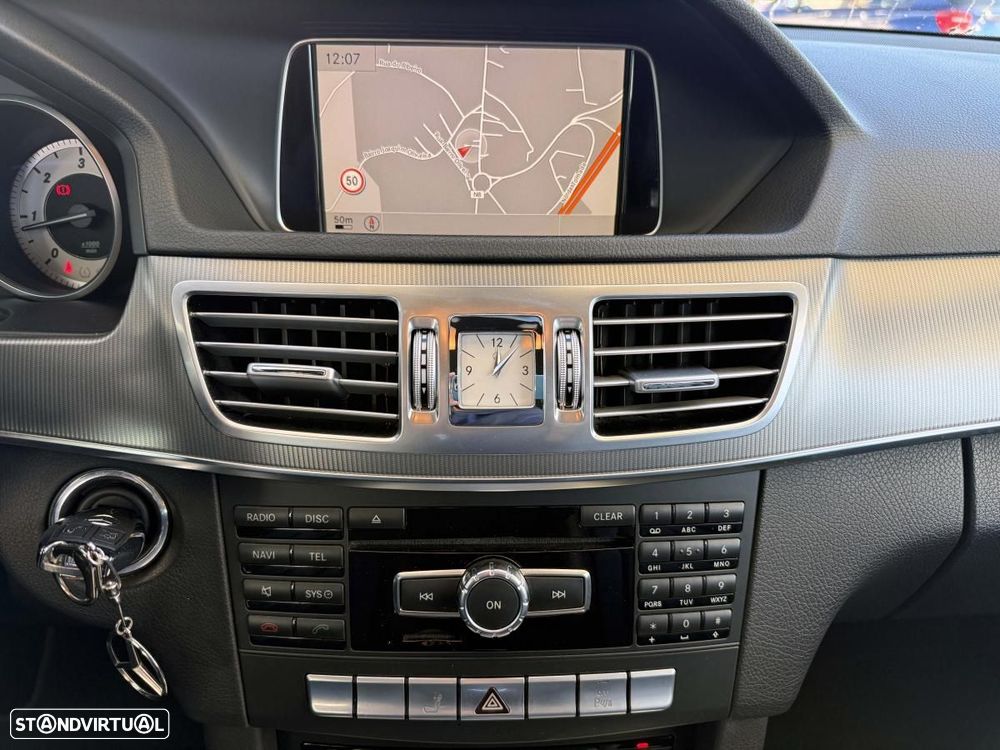Mercedes-Benz E 300 Bluetec Hybrid Avantgarde - 26