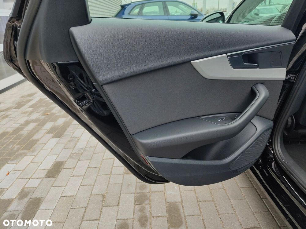 Audi A4 Limousine - 9