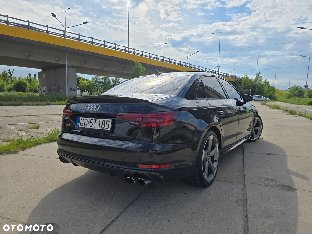 Audi S4 Limousine - 8