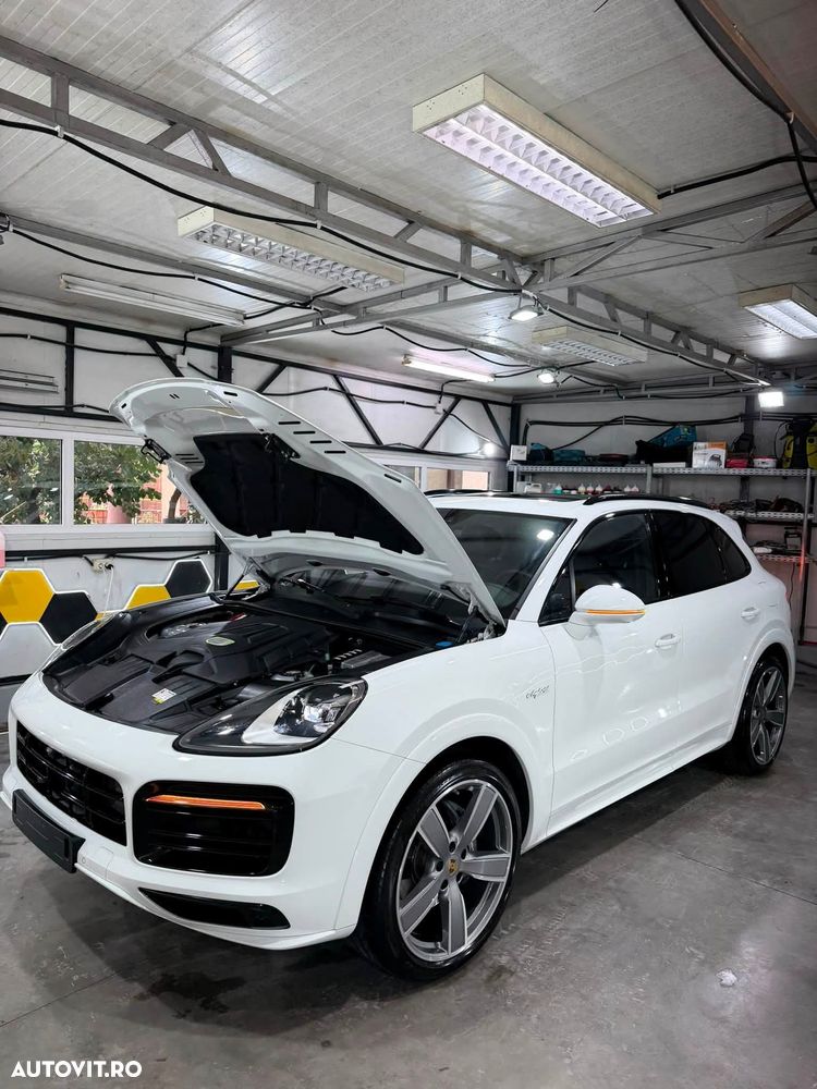 Porsche Cayenne E-Hybrid - 15