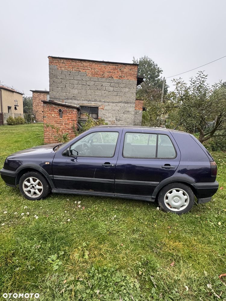 Volkswagen Golf - 5