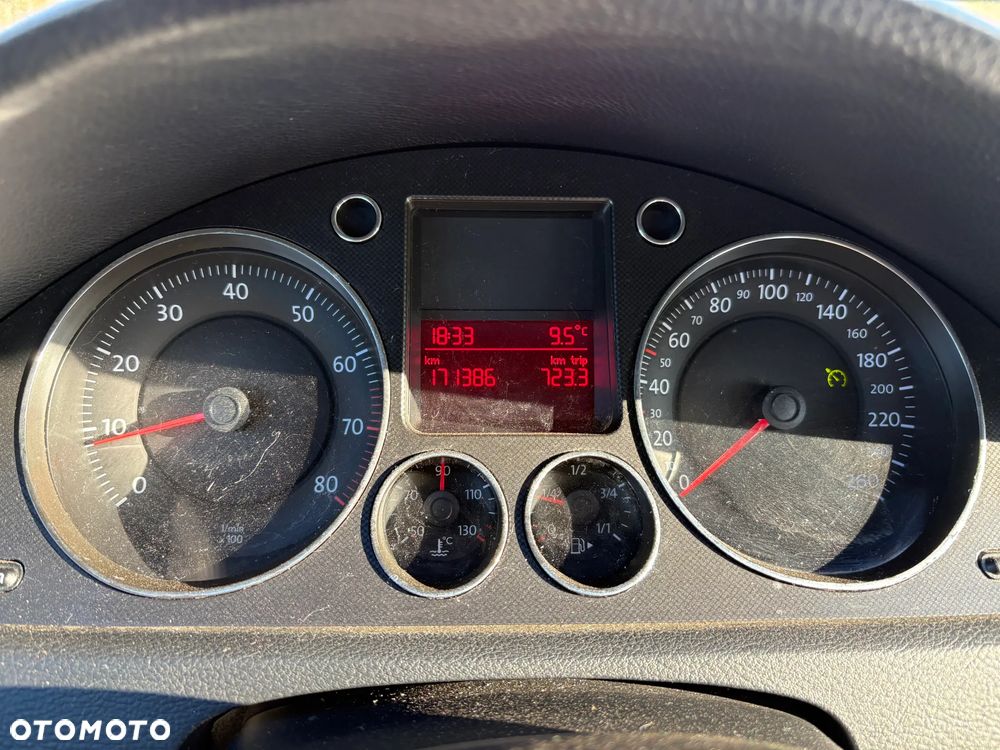 Volkswagen Passat 1.6 - 25