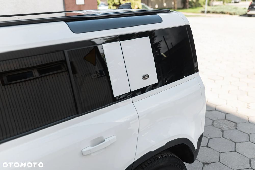 Land Rover Defender 2.0 P300 S - 18