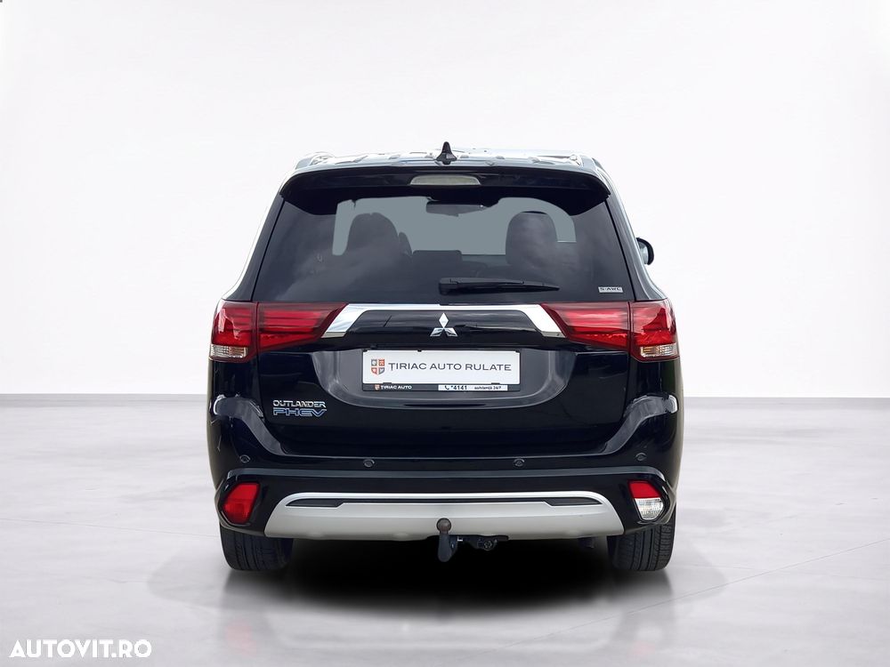 Mitsubishi Outlander 2.4 4WD - 6