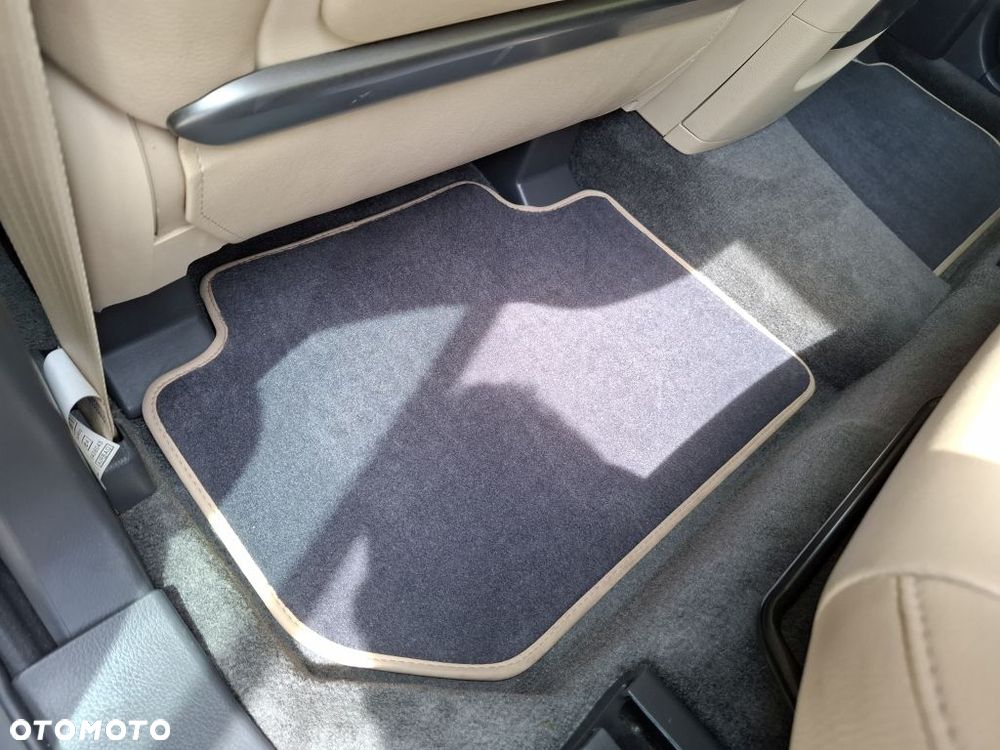Subaru Tribeca - 34