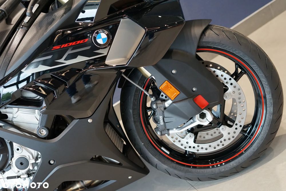 BMW S - 33