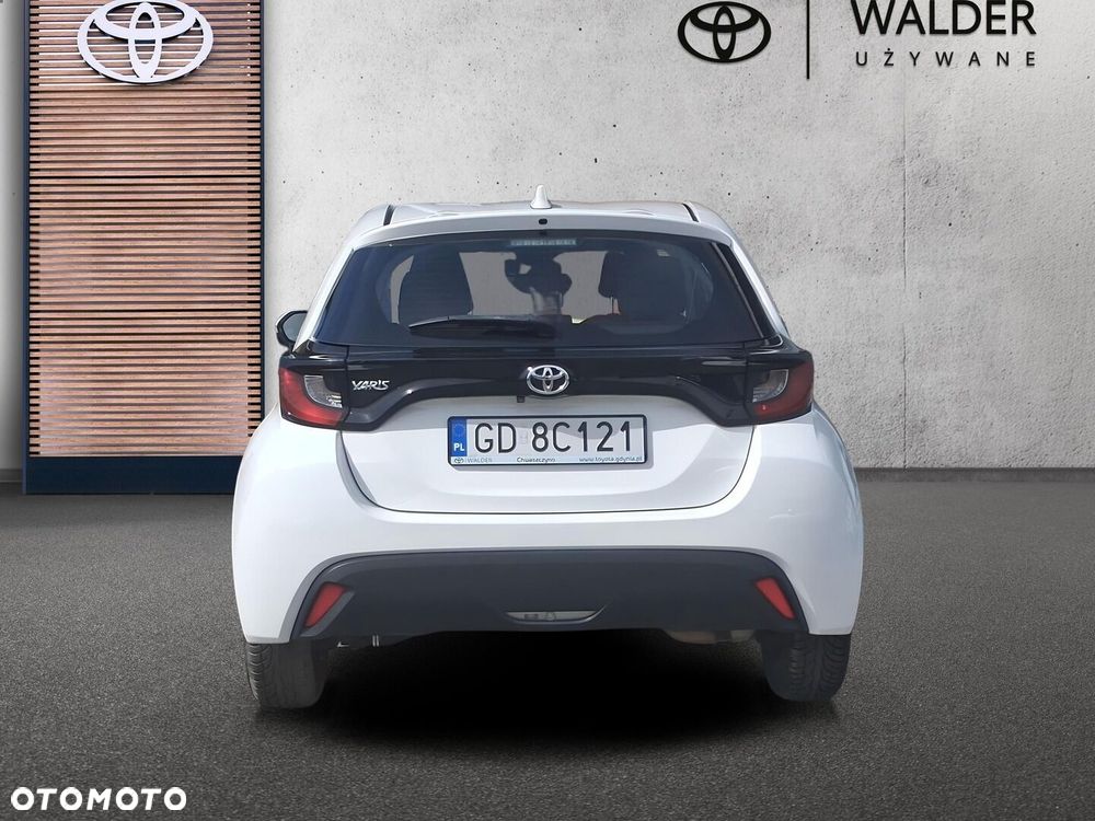 Toyota Yaris - 4