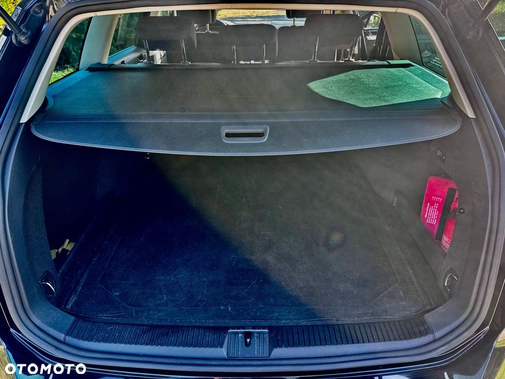 Volkswagen Passat 2.0 TDI SCR DSG Trendline - 23