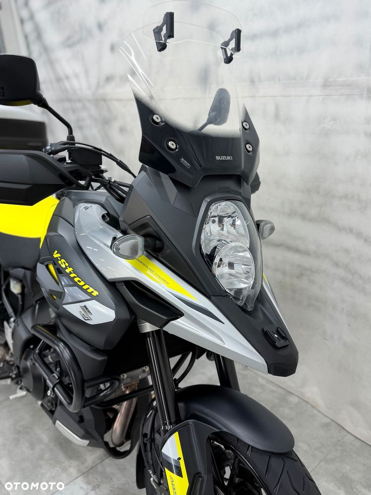 Suzuki V-STROM - 16