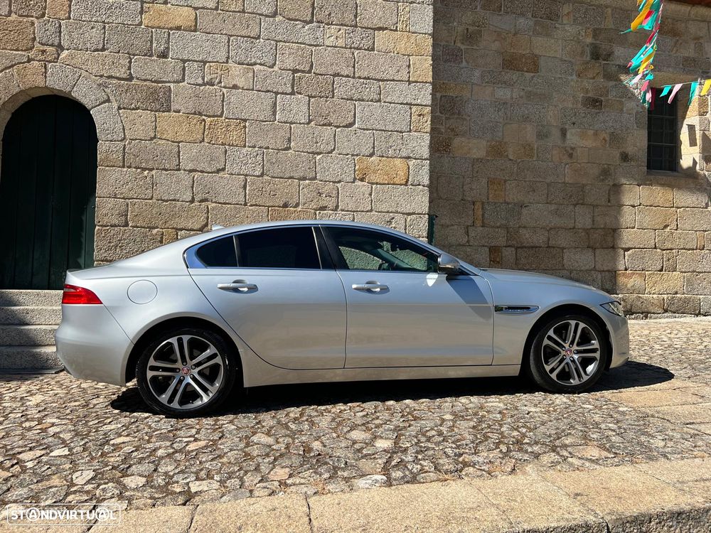 Jaguar XE 20d Aut. Portfolio - 14