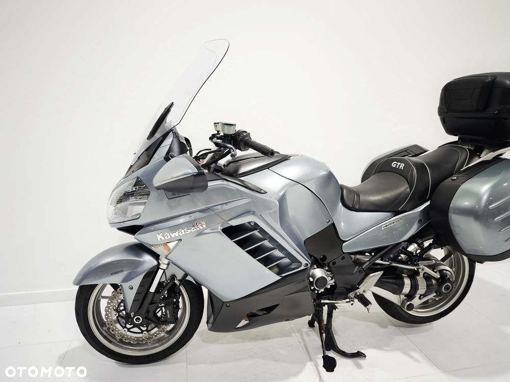 Kawasaki GTR - 15