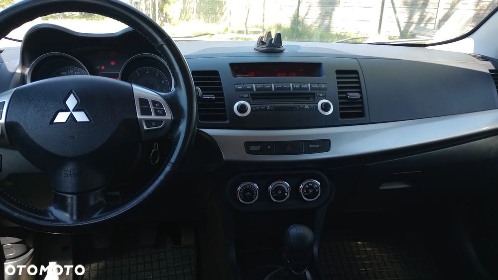Mitsubishi Lancer 1.5 Invite - 13