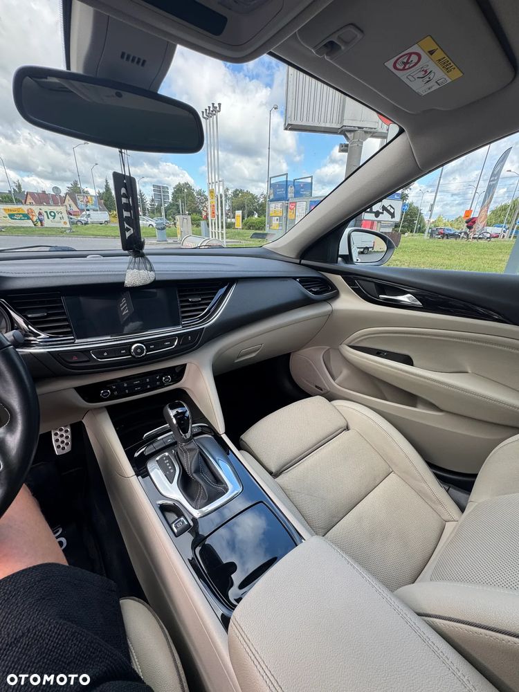 Opel Insignia 1.5 T Exclusive S&S - 9