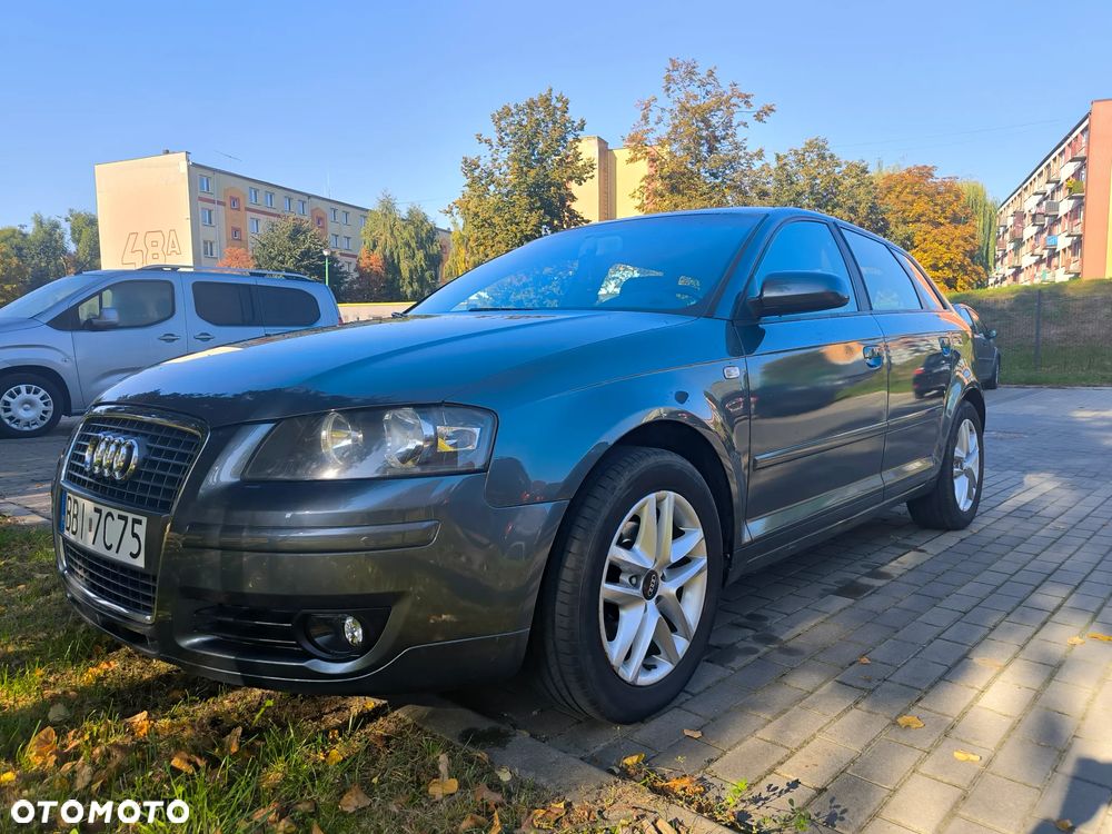 Audi A3 Sportback 1.6 FSI Ambiente - 2