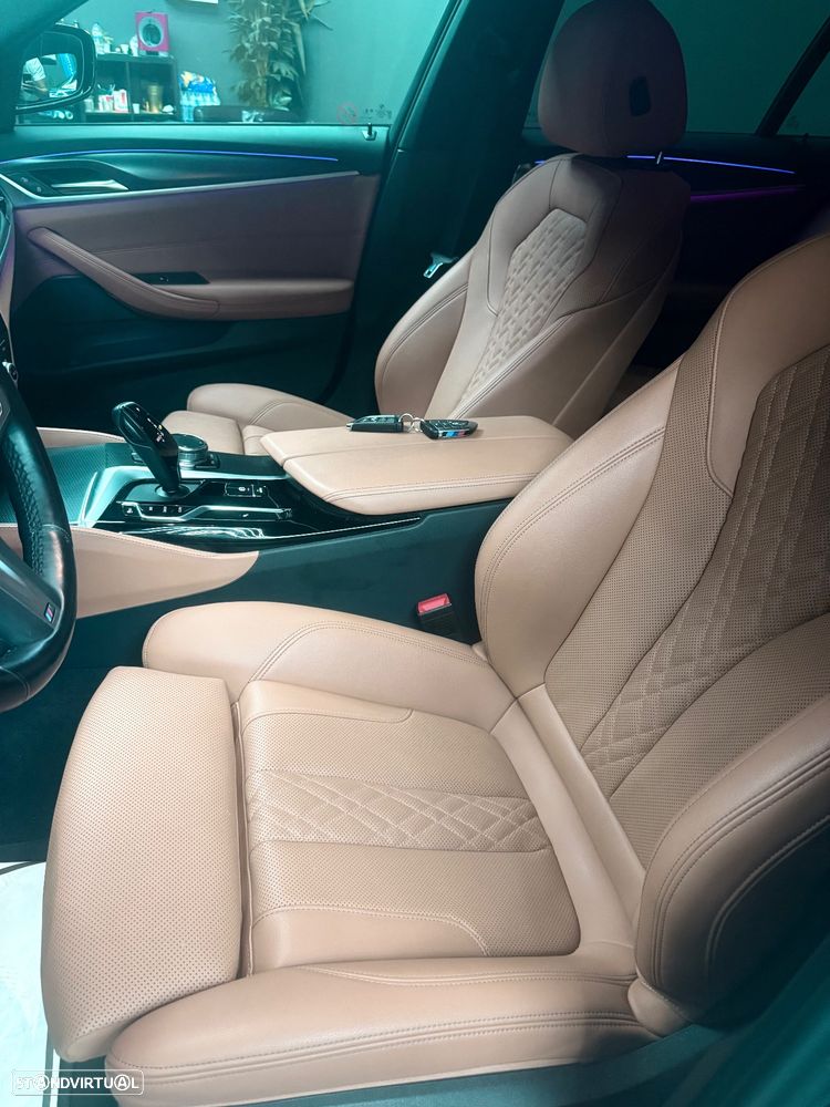 BMW 520 d xDrive Pack Desportivo M Pro - 39