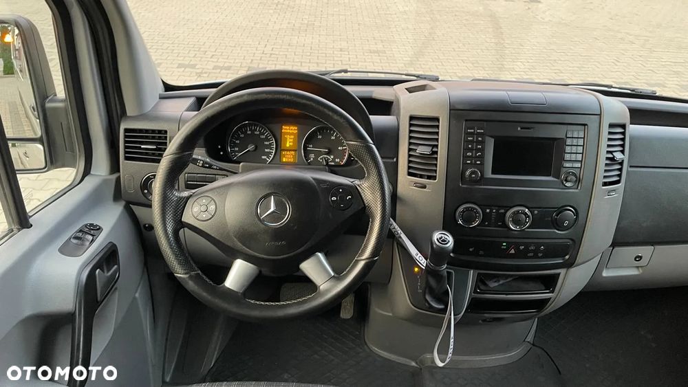 Mercedes-Benz SPRINTER - 11