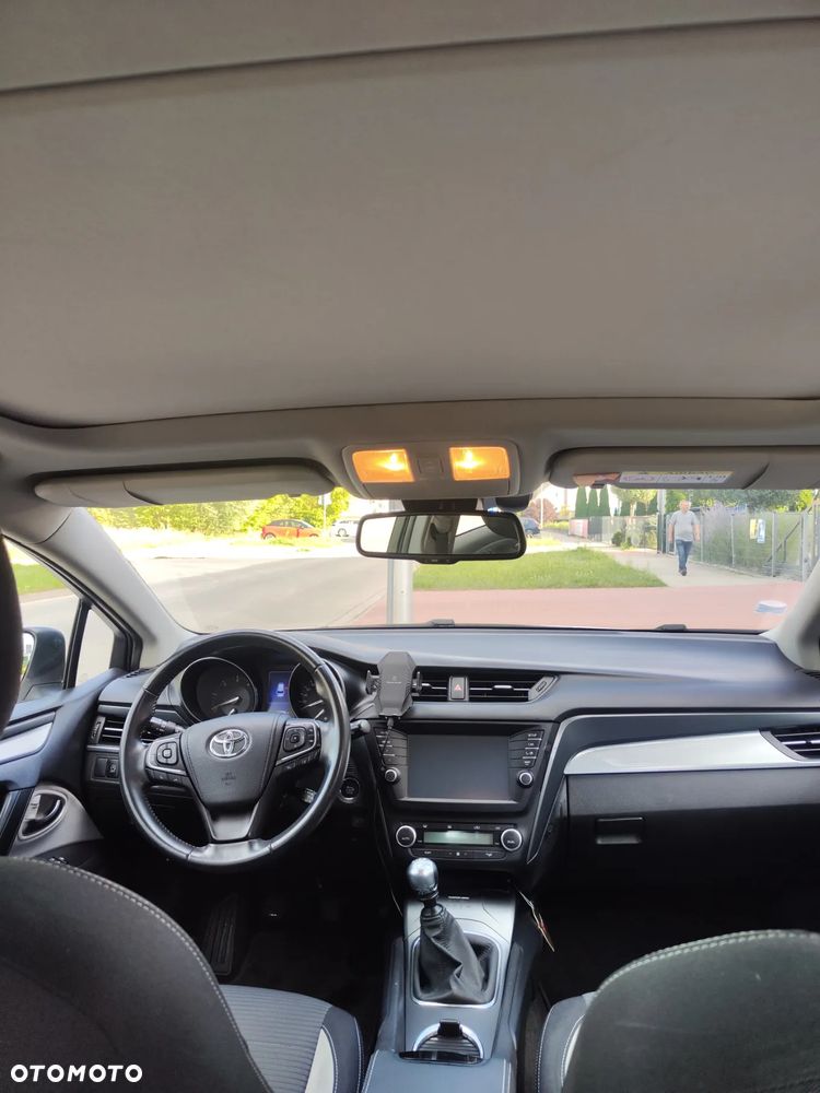 Toyota Avensis - 14