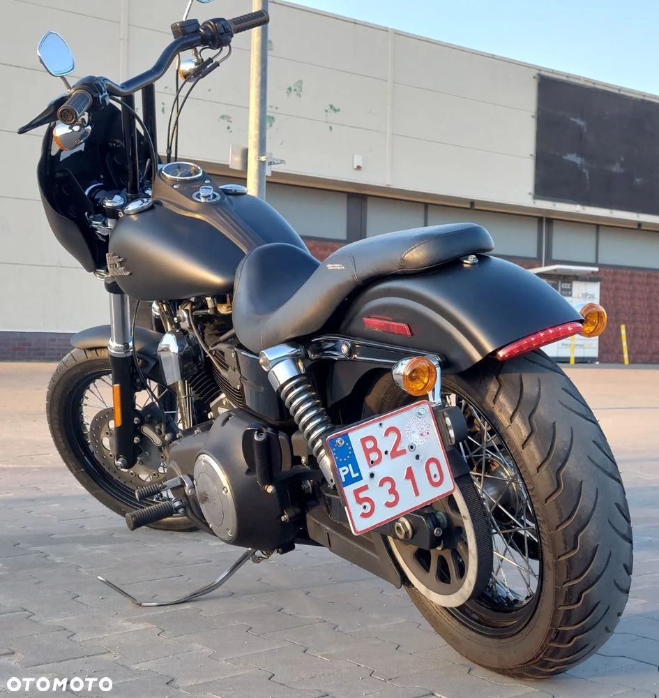 Harley-Davidson Dyna Street Bob - 13
