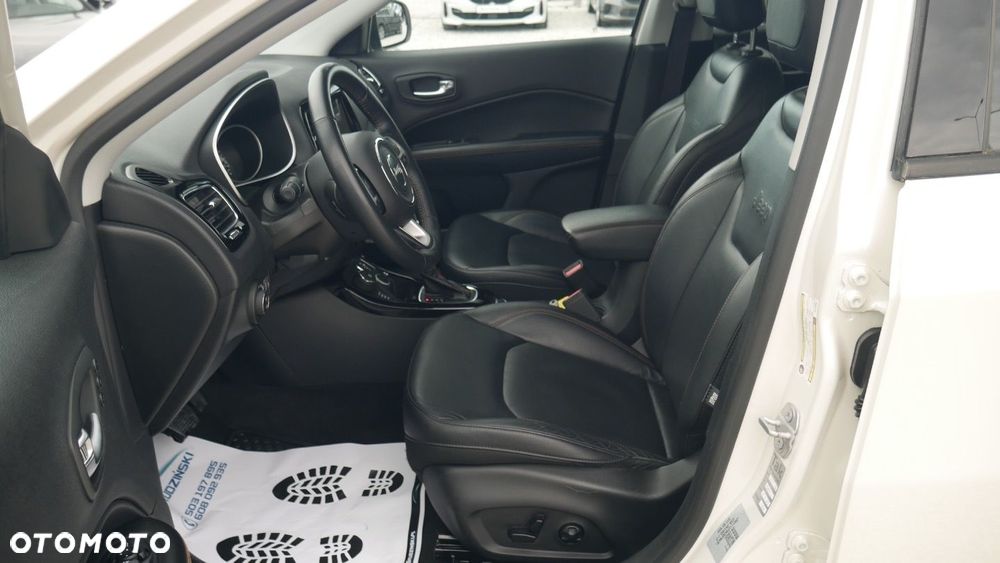 Jeep Compass - 16