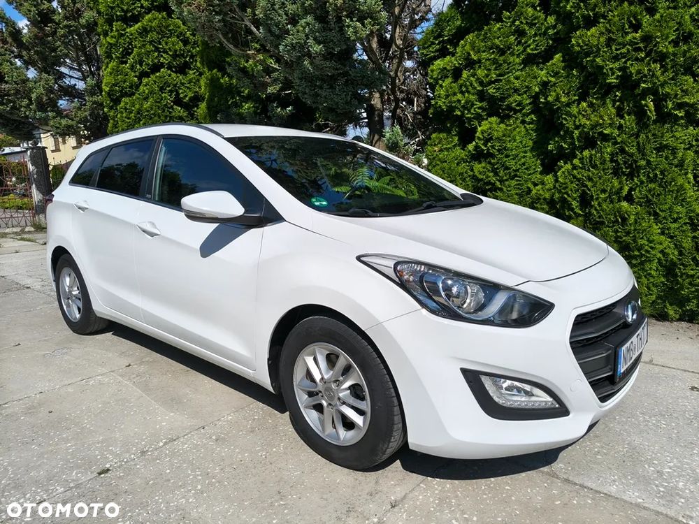 Hyundai i30 blue Kombi 1.4 Passion - 11