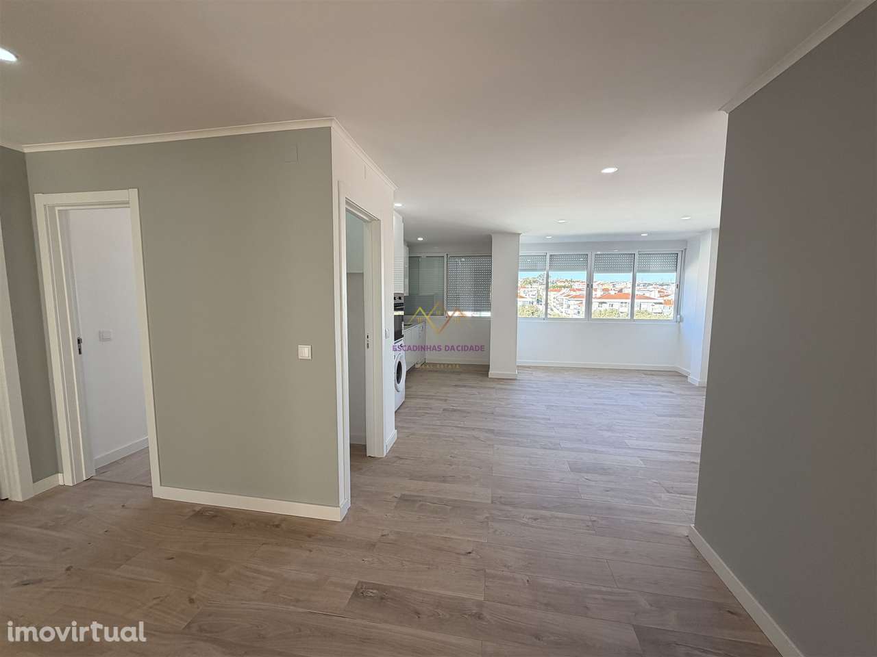 Excelente T4 Remodelado na Damaia em ótima rua - Grande imagem: 5/49