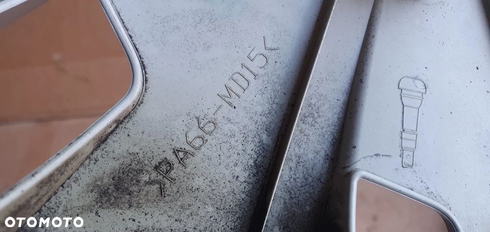 Dekielek kołpak kapsel 15" Seat Leon III 5F0601147B - 5